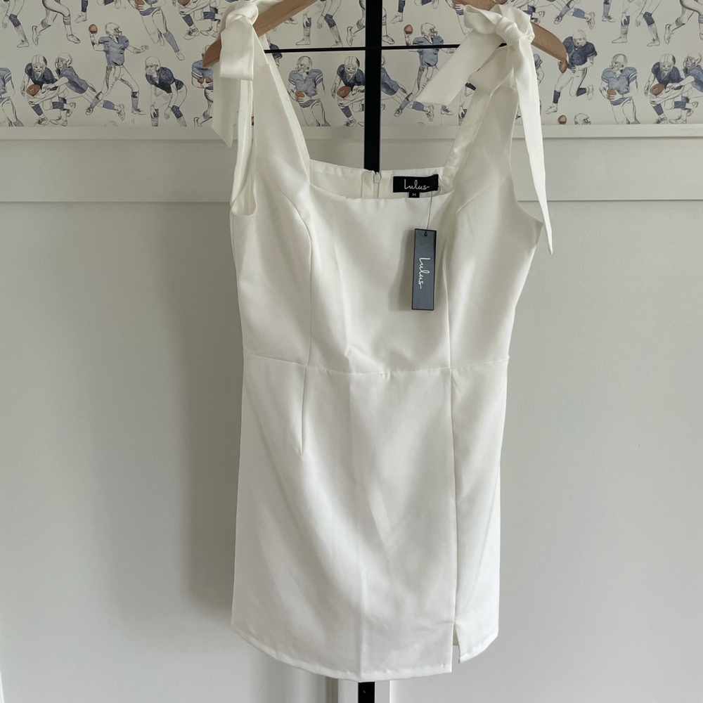 NWT Lulus Bow Shoulder Dress